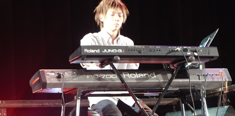 宮前区鷺沼の音楽教室Miyakoda guitar schoolのピアノ、キーボードレッスン担当講師fumi