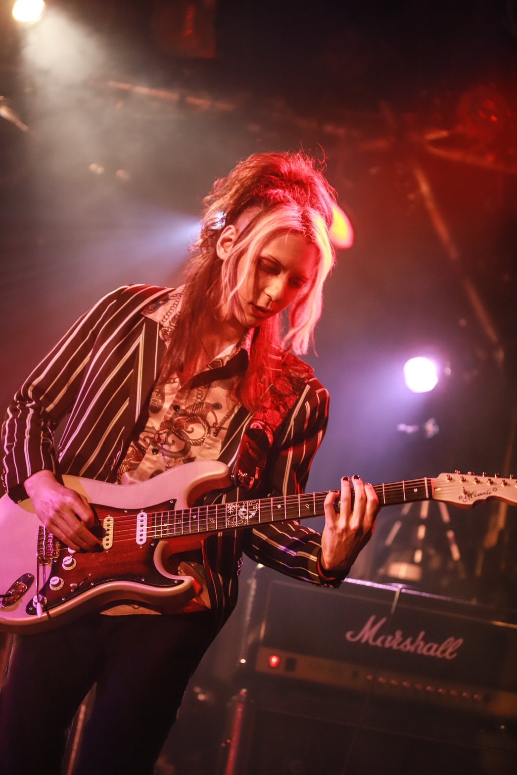 世田谷区三軒茶屋Miyakoda guitar schoolのギターレッスン担当講師の水巻祐一